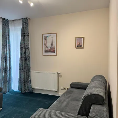 Beautiful & Modern Atlas Arena Zoo Parking