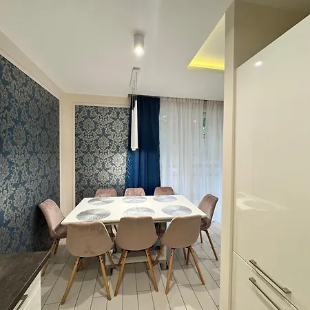 Beautiful & Modern Atlas Arena Zoo Parking *