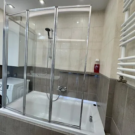 Beautiful & Modern Atlas Arena Zoo Parking