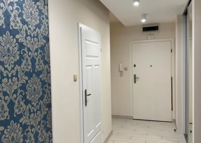 Beautiful & Modern Atlas Arena Zoo Parking Лодзь