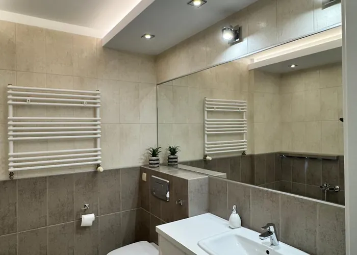 Beautiful & Modern Atlas Arena Zoo Parking Lägenhet