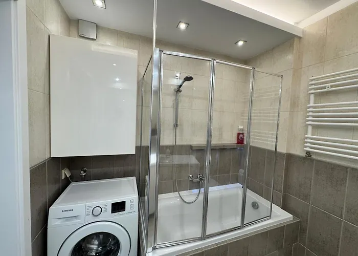 Beautiful & Modern Atlas Arena Zoo Parking Апартаменты *